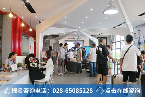 免试入学精品班名额有限!