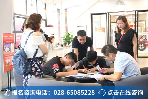 一人学汽修,全家齐关心!